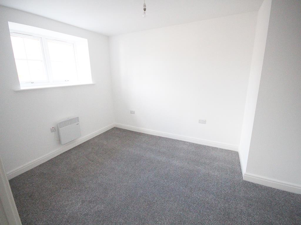 2 bedroom apartment To Let in Earby - IMG_5040.jpg